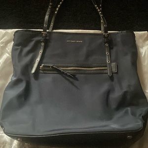 Pre-loved Michael Kors Computer Nylon Large Leila Tote BLK. Clean